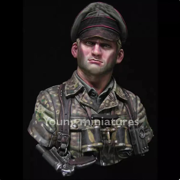 1/10 WWII German Panzer Officer in Visor Cap, Resin Model Bust Kit, Unassembled and Unpainted