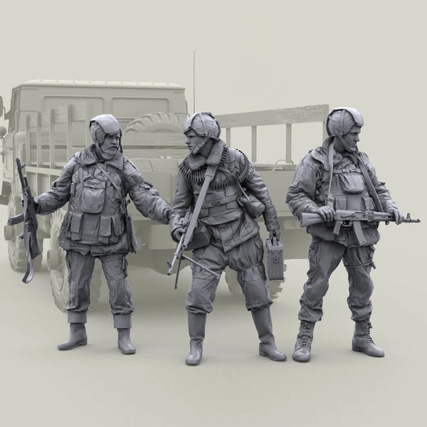 1/35 Modern Air Force Personnel, 3 Figures, Resin Model Figure Kit, Unassembled and Unpainted