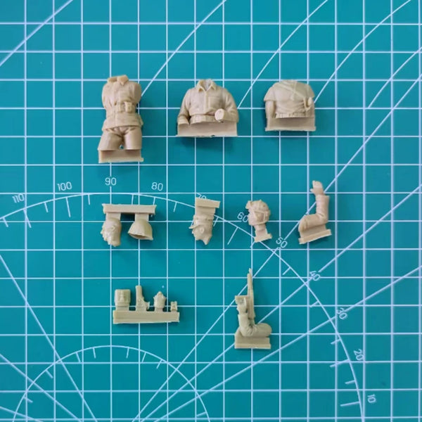 1/35 WWII US Tank Crew Summer Uniform, 3 Figures, Resin Model Figure Kit, Unassembled and Unpainted