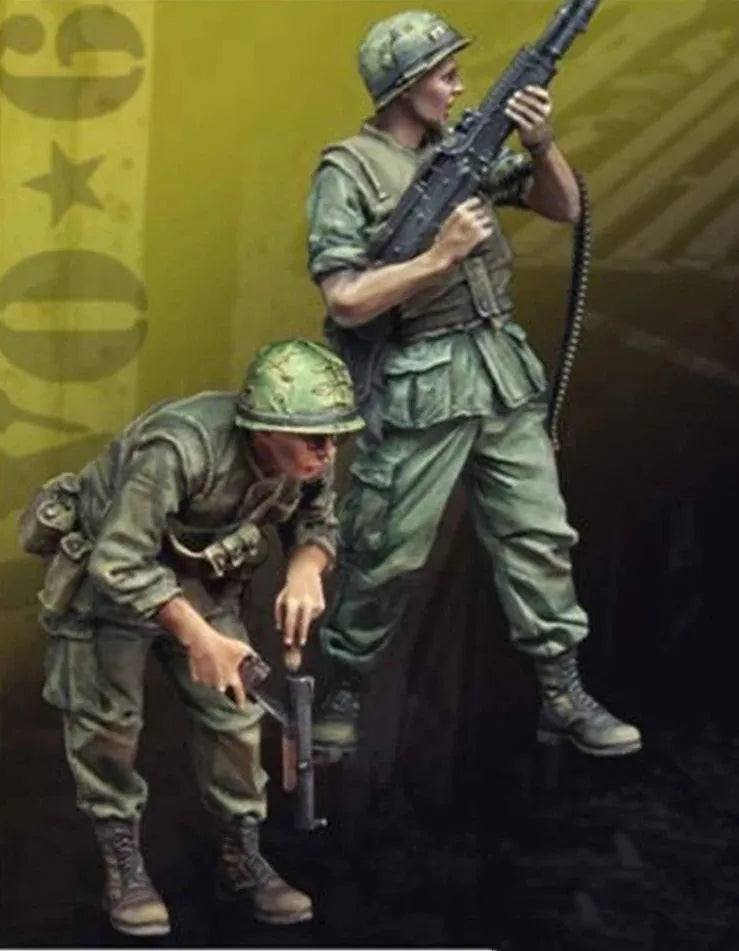 1/35 WWII Soviet Infantry in Kneeling Fire and Standing Alert, 2 Figures, Resin Model Figure Kit, Unassembled and Unpainted