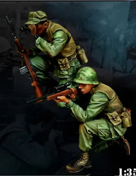 1/35 WWII Soviet Infantry Bayonet Charge, 2 Figures, Resin Model Figure Kit, Unassembled and Unpainted