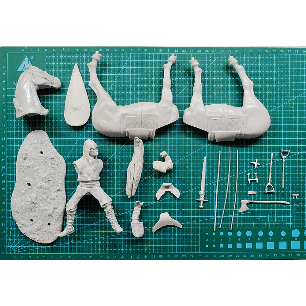 1/16 Medieval Crusader Knight on Horseback, Resin Model Figure Kit, Unassembled and Unpainted