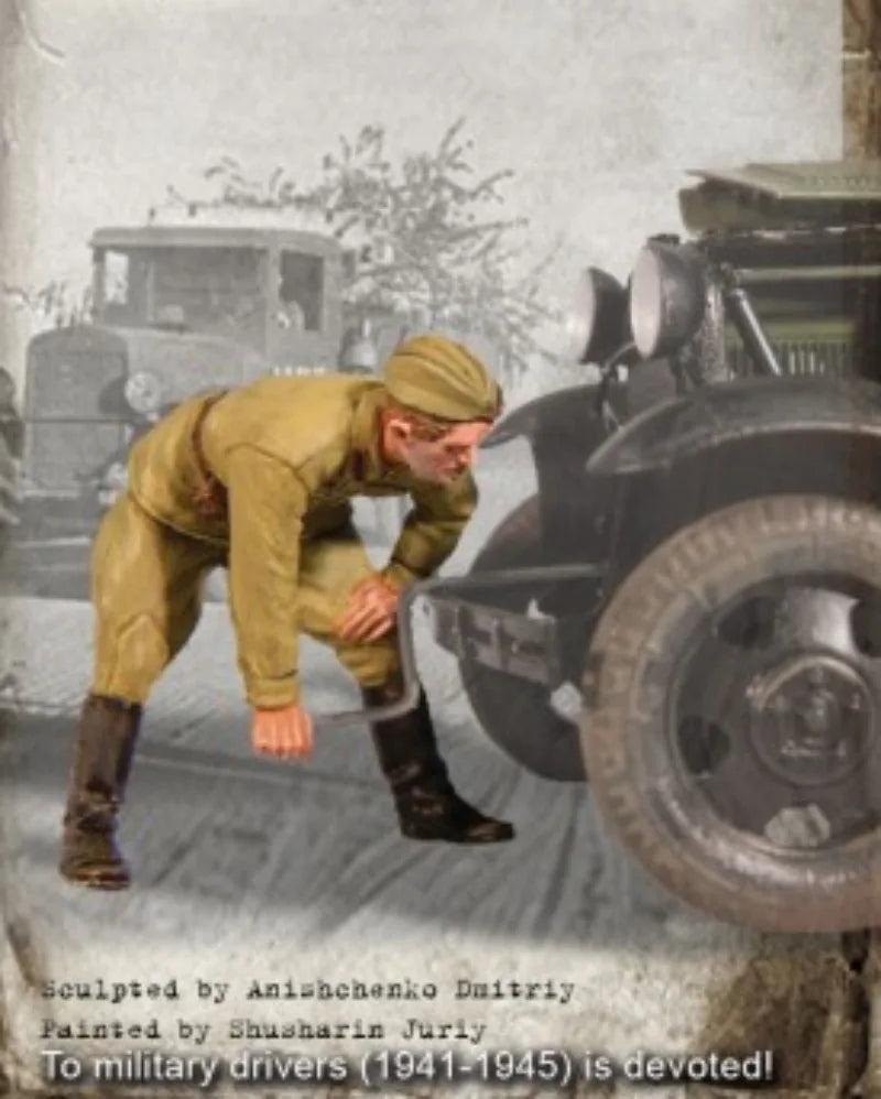 1/35 WWII Military Truck Driver, 2 Figures, Resin Model Figure Kit, Unassembled and Unpainted