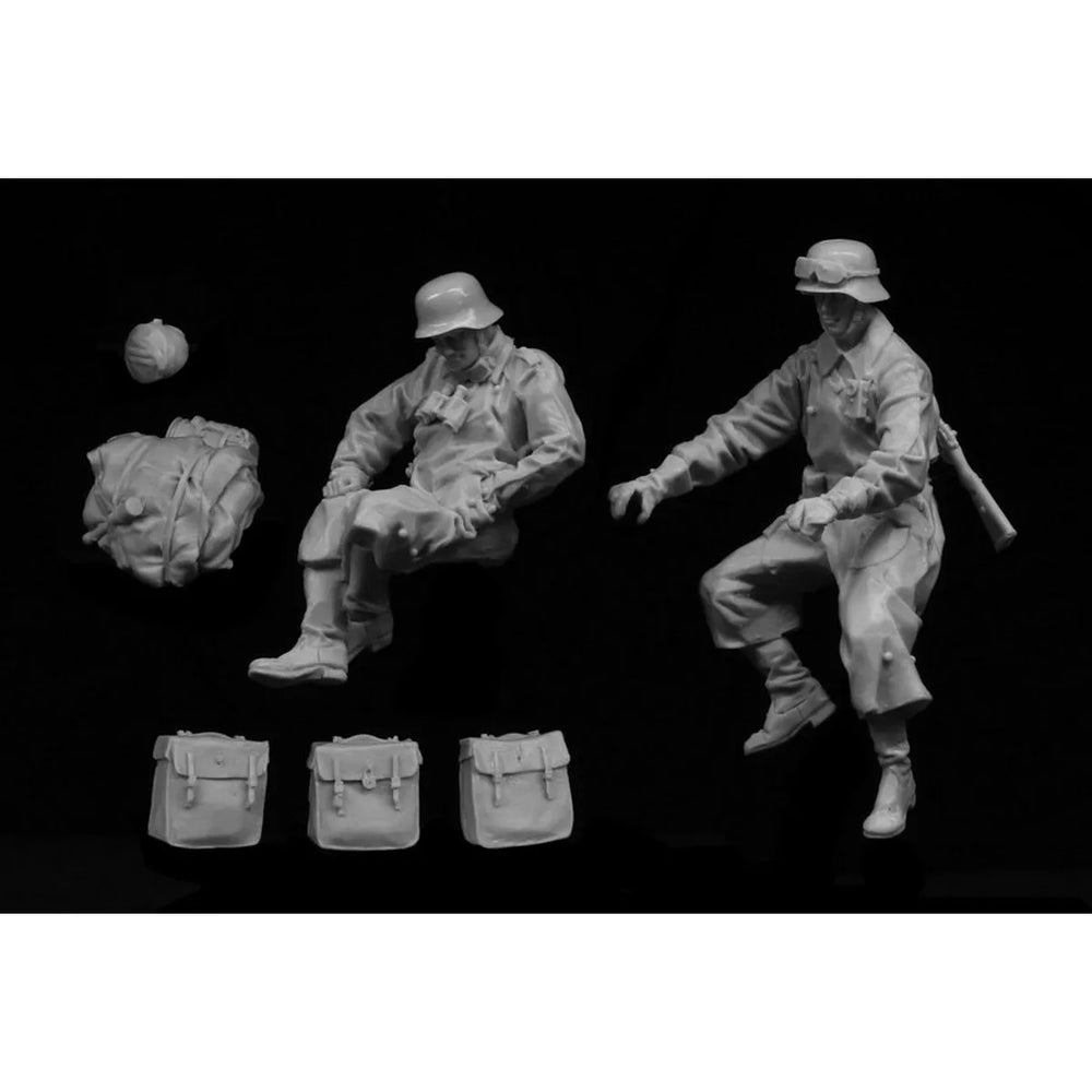 1/35 WWII German Motorcycle Troops, 3 Figures, Resin Model Figure Kit, Unassembled and Unpainted