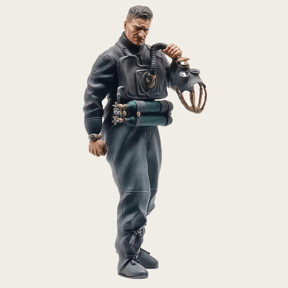 1/35 WWII Military Divers, 2 Figures, Resin Model Figure Kit, Unassembled and Unpainted