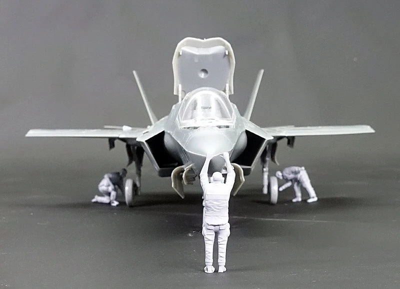 1/32 Modern Fighter Pilots & Personnel, 3 Figures, Resin Model Figure Kit, Unassembled and Unpainted