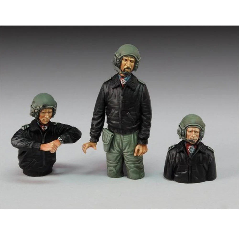 1/35 WWII Italian Tank Crew in Black Jackets, 3 Figures, Resin Model Figure Kit, Unassembled and Unpainted