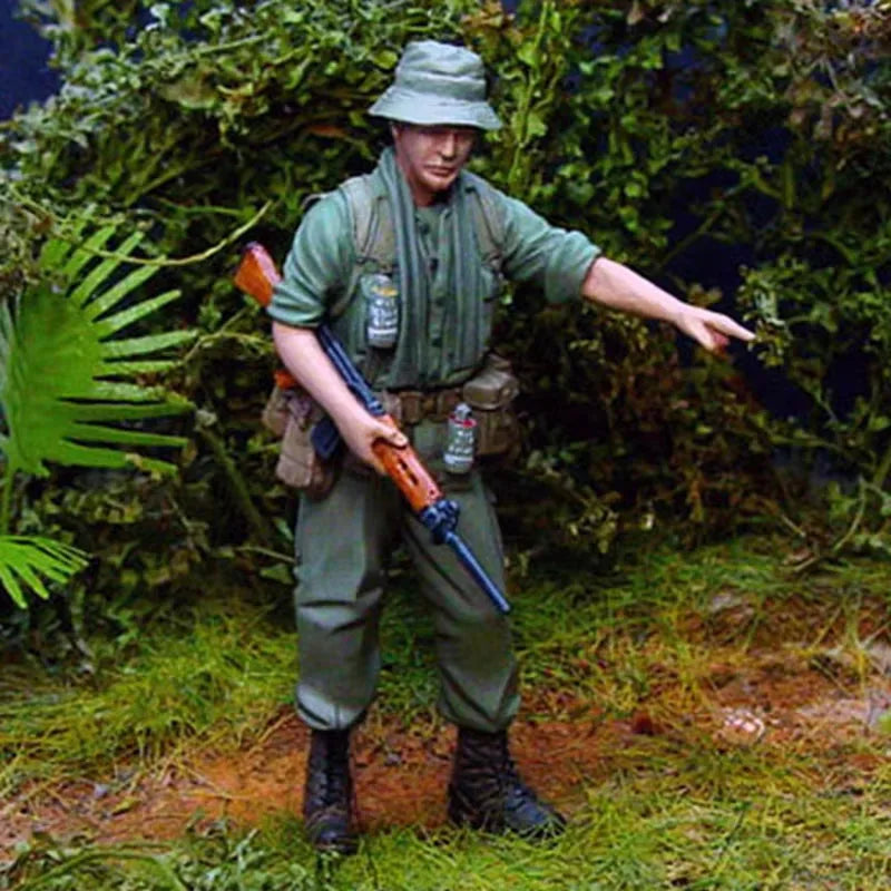 1/35 Modern Soldier Jungle Combat, Resin Model Figure Kit, Unassembled and Unpainted