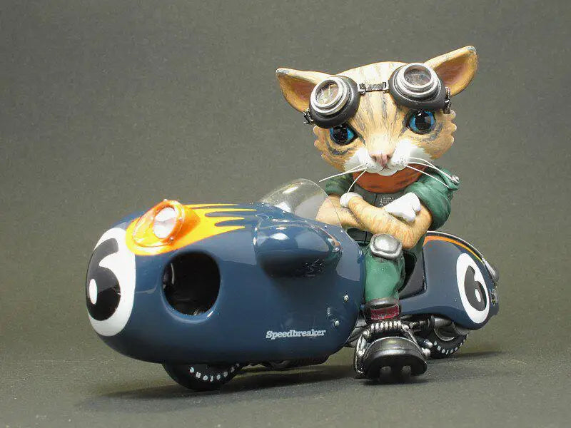 Cute Cat Motorcycle Operators, 2 Figures, Resin Model Creature Kit, Anime Theme, Unassembled and Unpainted