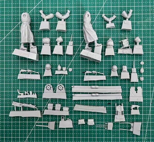 1/35 WWII Soviet Infantry with Maxim Gun, 2 Figures, Resin Model Figure Kit, Unassembled and Unpainted