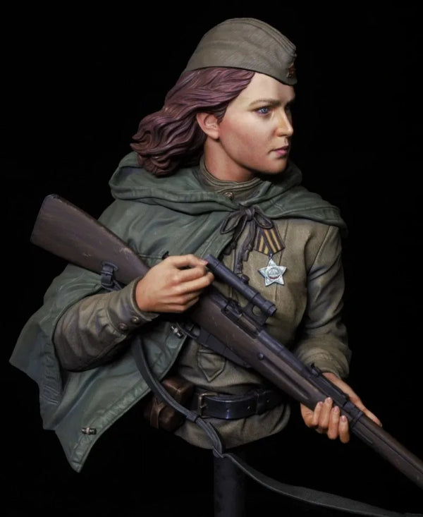 1/10 WWII Soviet Female Soldier with Rifle, Resin Model Bust Kit, Unassembled and Unpainted