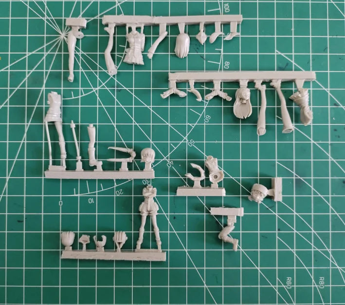 1/35 Military-Uniformed, 5 Figures, Resin Model Figure Kit, Anime Theme, Unassembled and Unpainted