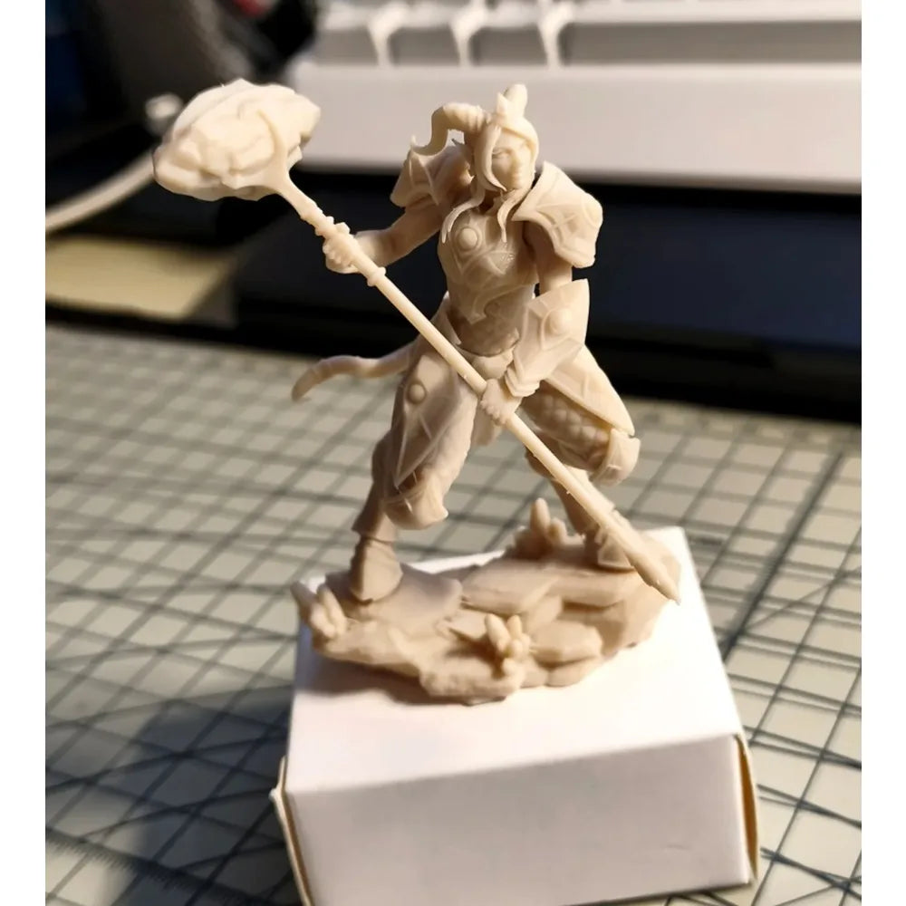 Draenei Humanoid Leader, Resin Model Figure Kit, Fantasy Theme, Unassembled and Unpainted