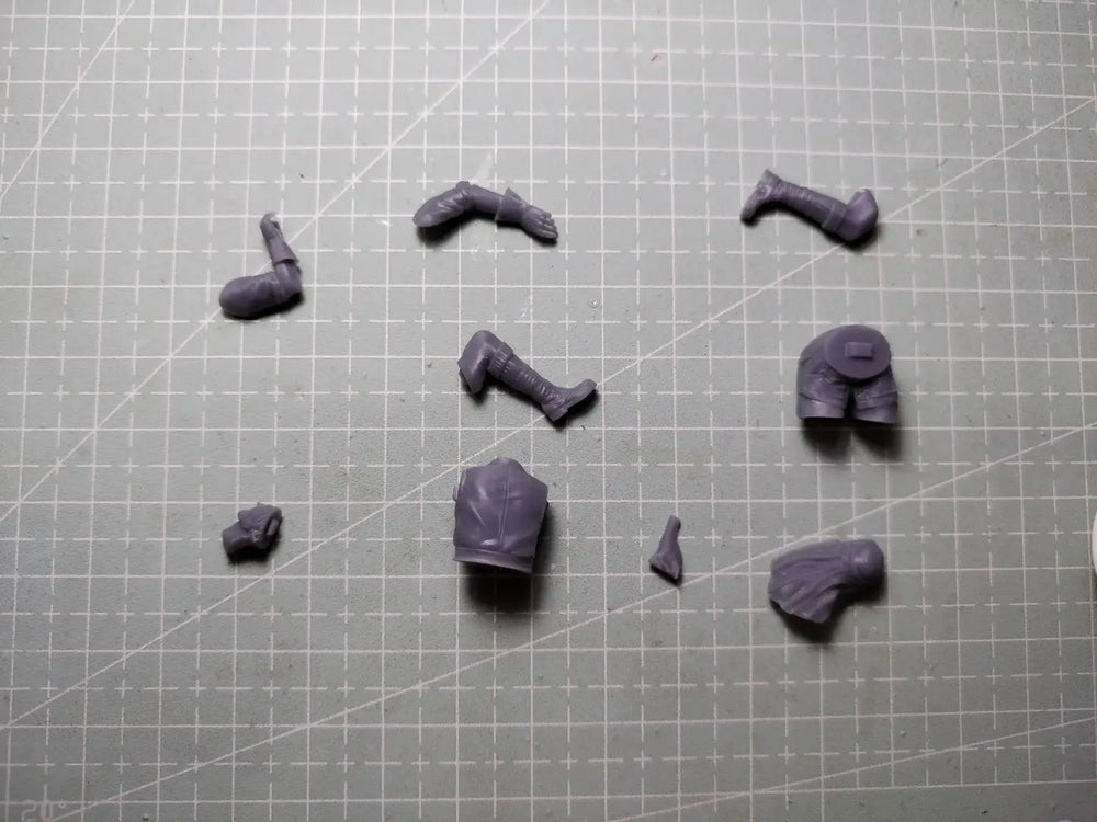 1/35 WWII British Infantry Seated with Rifle, Resin Model Figure Kit, Unassembled and Unpainted