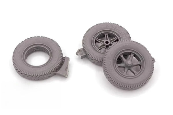 1/35 WWII German Sd.Kfz.7 Half-Track Tires, Resin Model Vehicle Kit, Unassembled and Unpainted