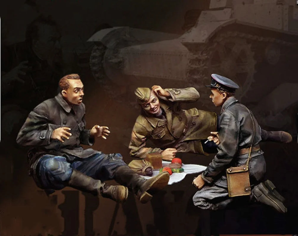 1/35 WWII Soldiers Rest Scene, 3 Figures, Resin Model Figure Kit, Unassembled and Unpainted