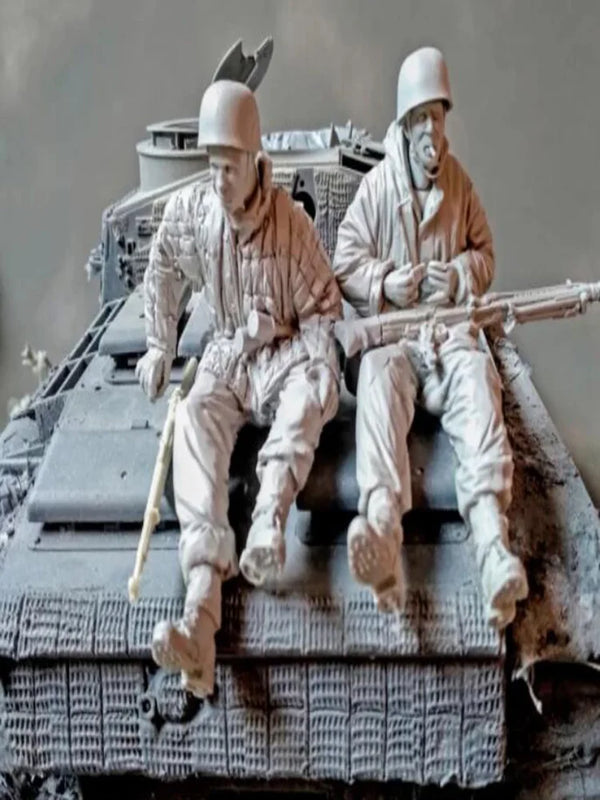1/16 WWII German Tank Crew with MG42, 2 Figures, Resin Model Figure Kit, Unassembled and Unpainted