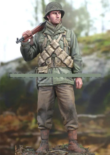 1/16 WWII German Infantry in Alert Stance with Kar98k, Resin Model Figure Kit, Unassembled and Unpainted