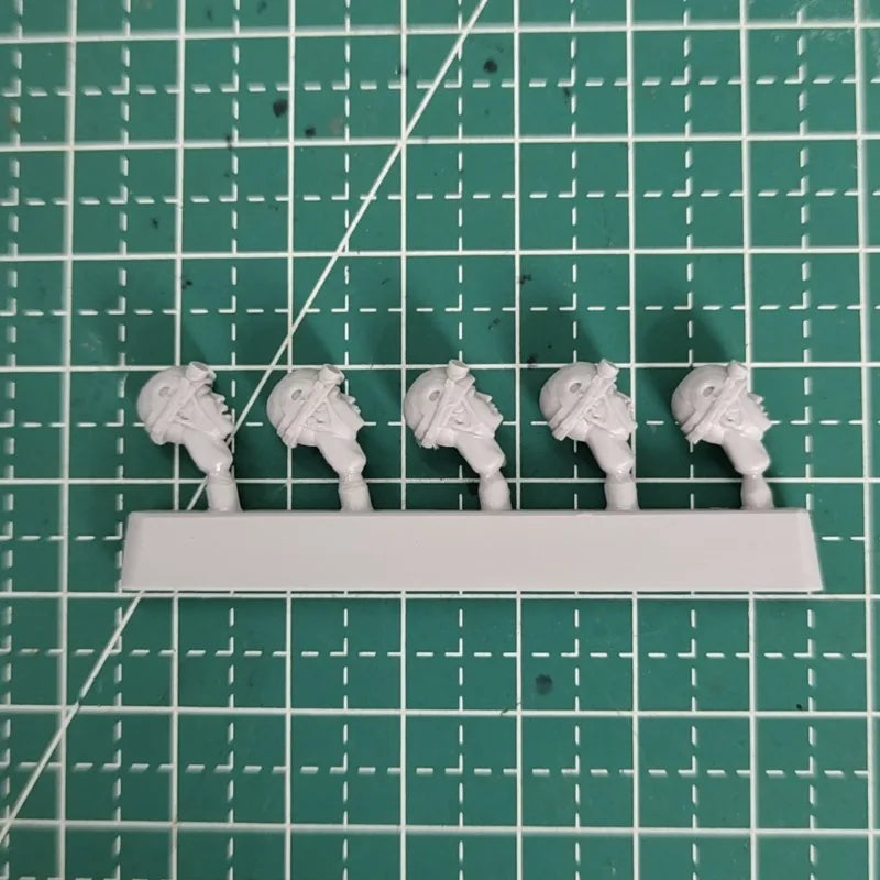 1/35 WWII Tank Soldier Heads, 5 Figures, Resin Model Figure Kit, Unassembled and Unpainted