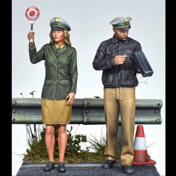 1/35 Modern Police Officers, 2 Figures, Resin Model Figure Kit, Unassembled and Unpainted