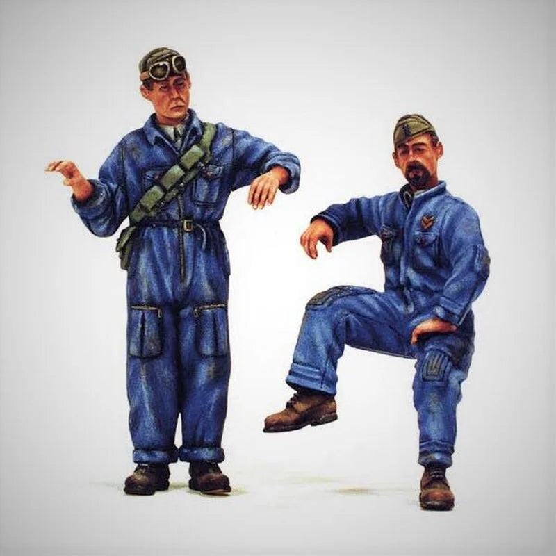 1/35 Cold War Soviet Airborne Paratroopers with Berets, 2 Figures, Resin Model Figure Kit, Unassembled and Unpainted