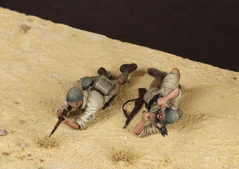 1/35 Modern Infantry Assaulting Desert Position, 4 Figures, Resin Model Figure Kit, Unassembled and Unpainted