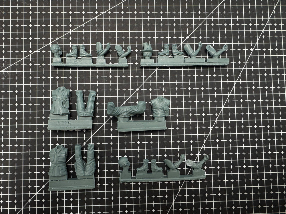 1/35 Modern Desert Operations Team, 6 Figures, Resin Model Figure Kit, Unassembled and Unpainted