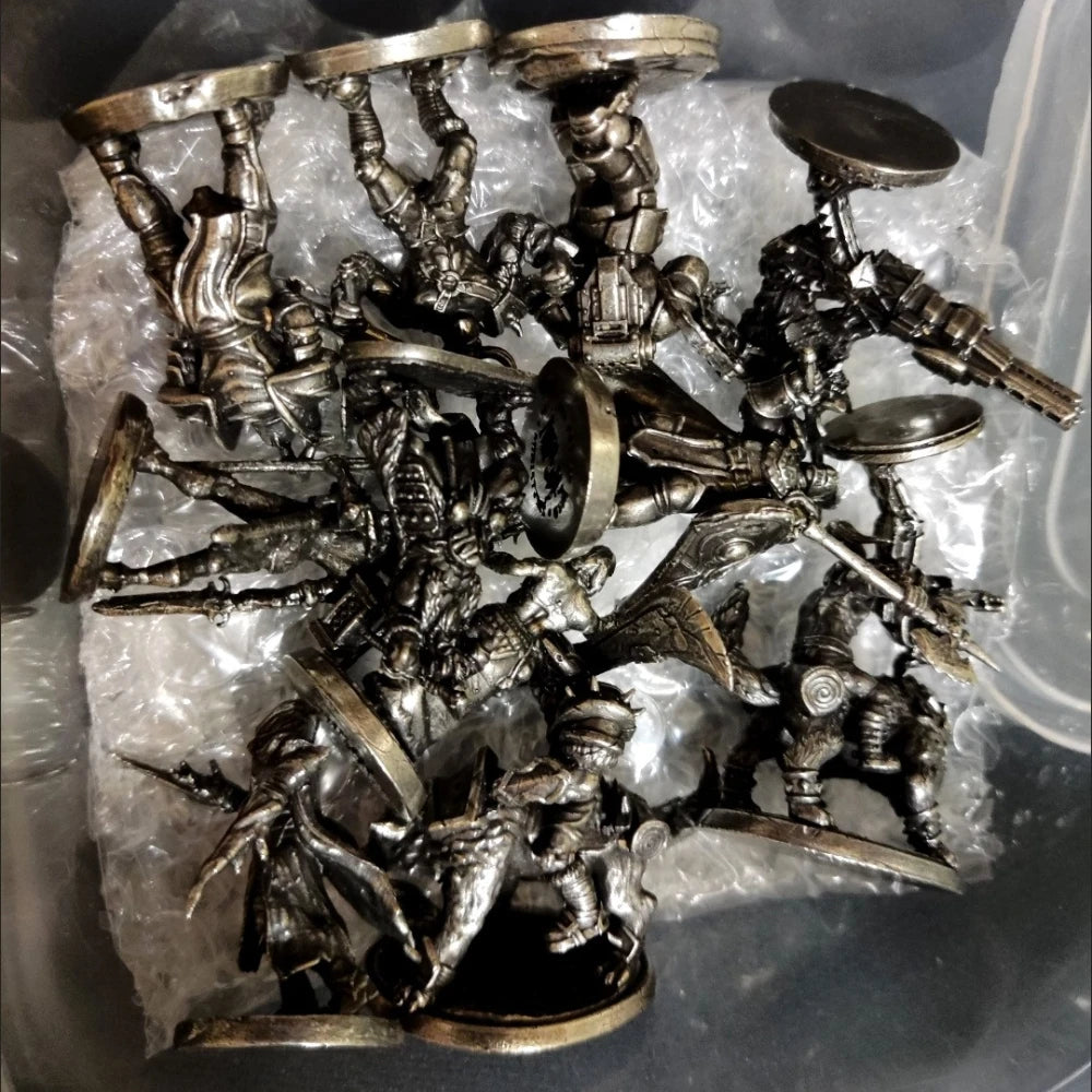 32mm Ancient Warrior King, Resin Model Figure Kit, Fantasy Theme, Unassembled and Unpainted