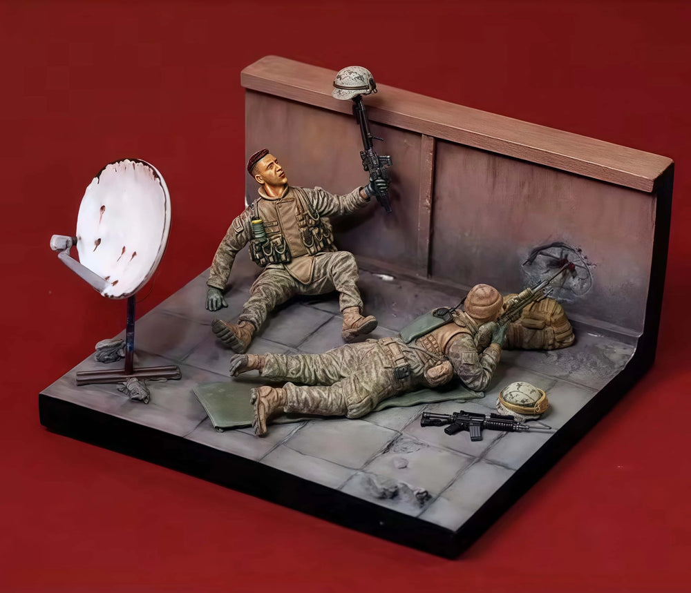 1/35 WWII German Signaller with Spotlight and Spotter, 2 Figures, Resin Model Diorama Kit, Unassembled and Unpainted