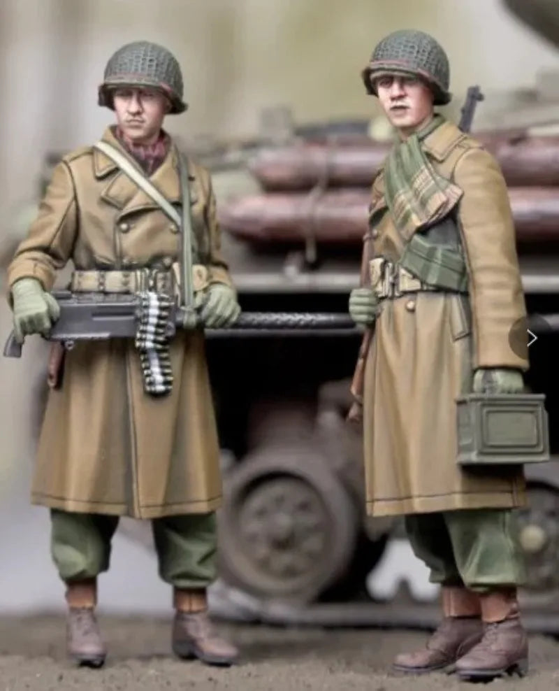 1/35 WWII US Army Infantry Soldiers, 2 Figures, Resin Model Figure Kit, Unassembled and Unpainted