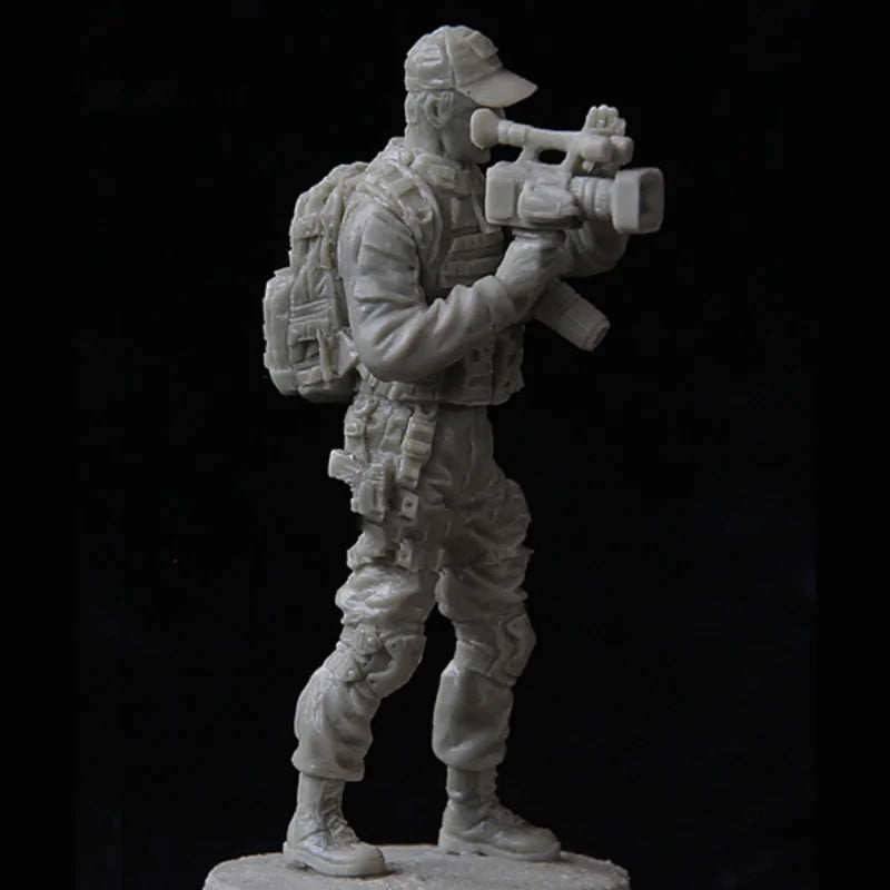1/35 Modern Commando Cameraman, Resin Model Figure Kit, Unassembled and Unpainted