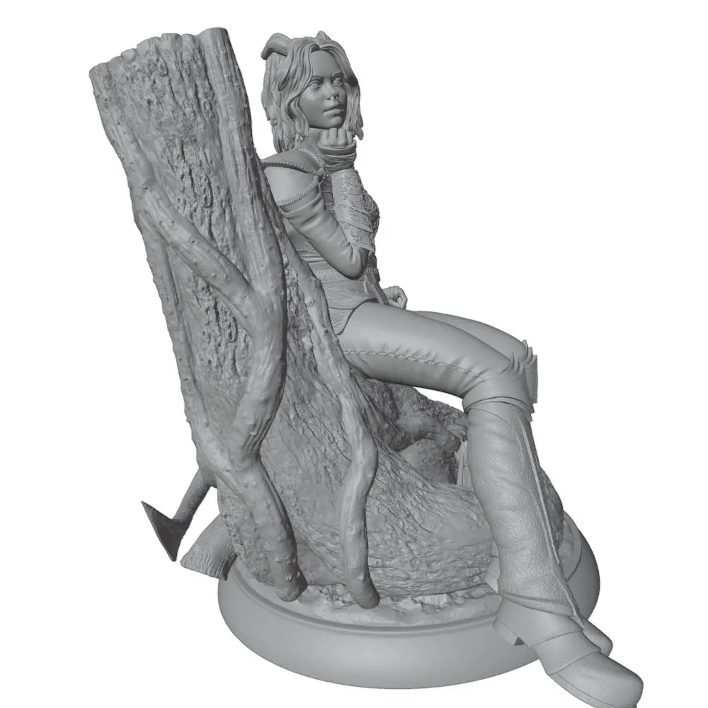 1/24 Female Warrior Reclining with Sword, Resin Model Figure Kit, Fantasy Theme, Unassembled and Unpainted