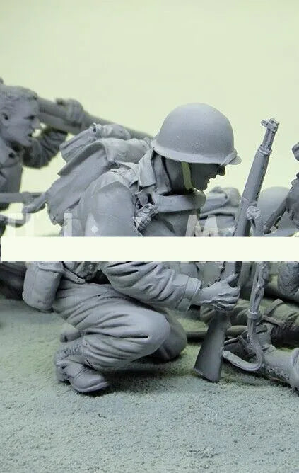 1/16 WWI British Infantry Charging with Bayonets, 3 Figures, Resin Model Figure Kit, Unassembled and Unpainted