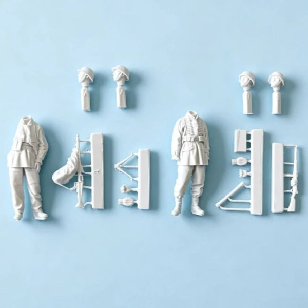 1/35 WWI Infantry Soldiers with Gas Masks, 2 Figures, Resin Model Figure Kit, Unassembled and Unpainted