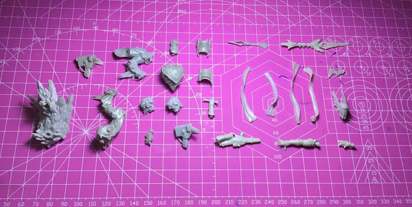 1/24 Mecha Warrior with Wings, Resin Model Figure Kit, Sci-Fi Theme, Unassembled and Unpainted