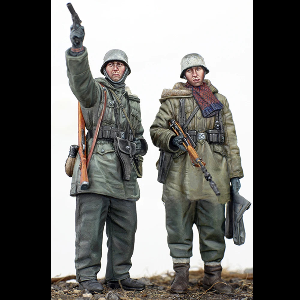 1/35 WWII Soviet Soldiers at Kharkov, 2 Figures, Resin Model Figure Kit, Unassembled and Unpainted