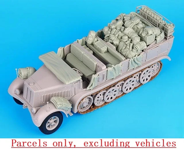 1/35 WWII German 8-ton Half-track, Resin Model Vehicle Kit, Unassembled and Unpainted
