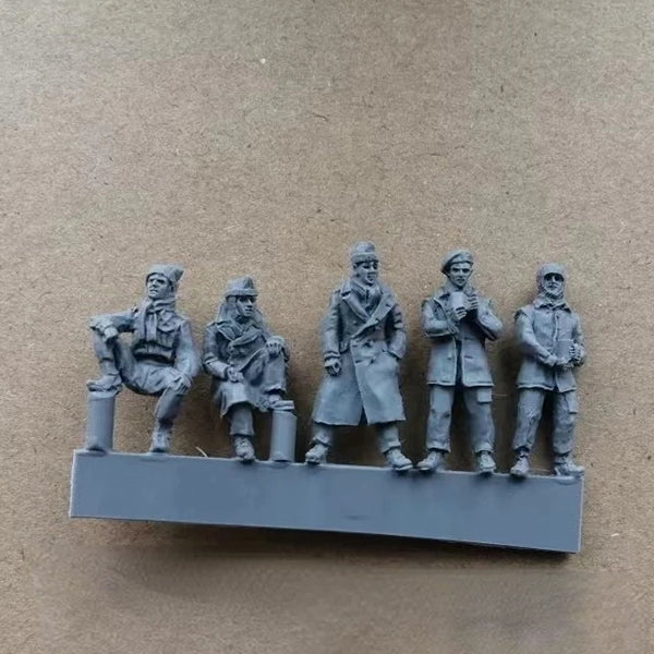 1/72 WWII Soldiers Resting, 5 Figures, Resin Model Figure Kit, Unassembled and Unpainted