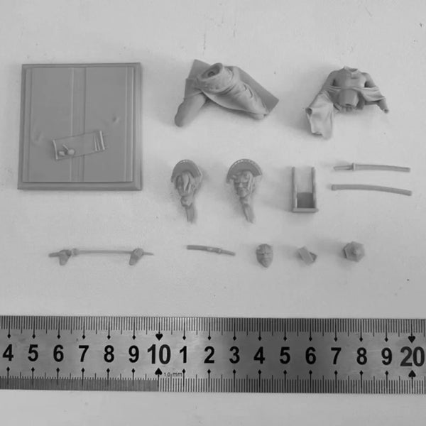 1/24 Medieval Japanese Female Samurai, Resin Model Figure Kit, Unassembled and Unpainted