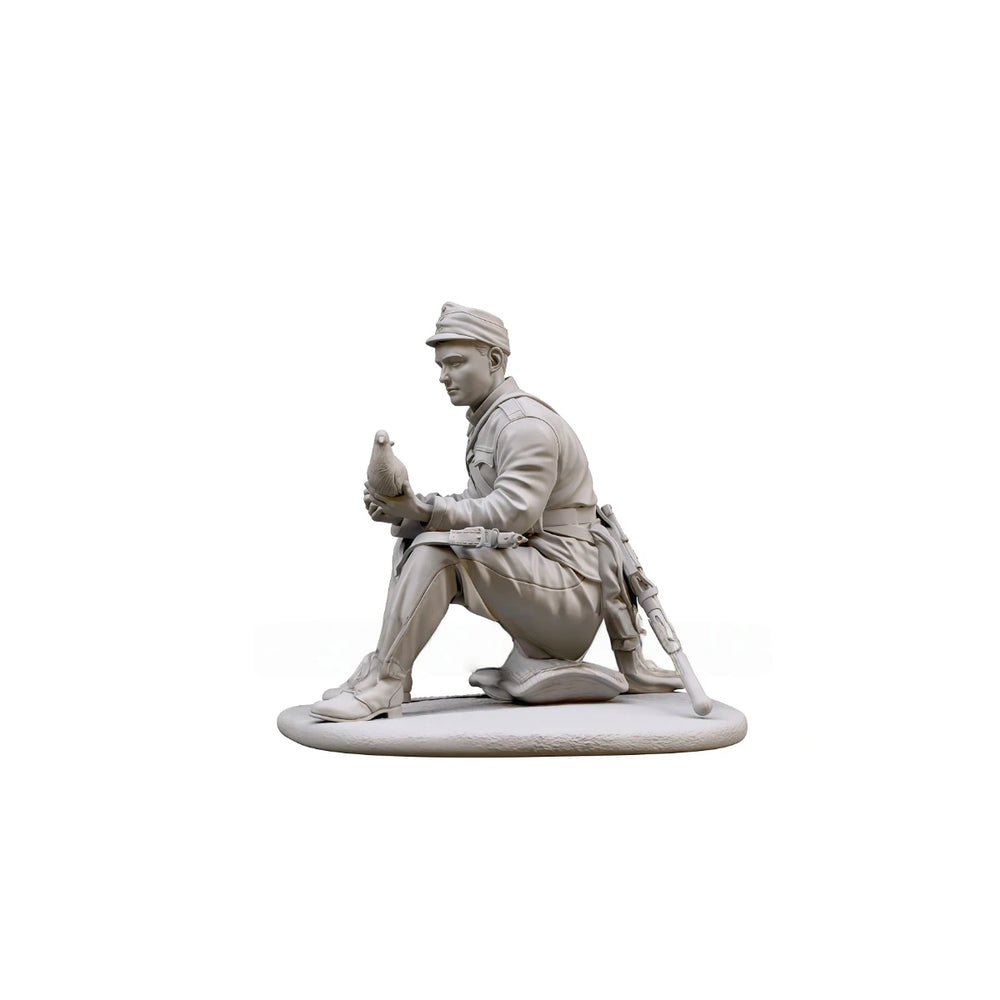 75mm WWII Infantry Messenger with Dove, 2 Figures, Resin Model Figure Kit, Unassembled and Unpainted