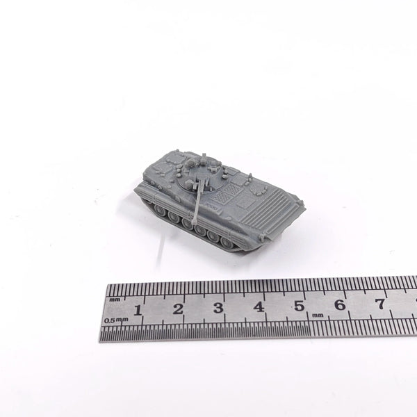 1/144 Cold War Soviet BMP-2 Armored Fighting Vehicle, Resin Model Vehicle Kit, Unassembled and Unpainted