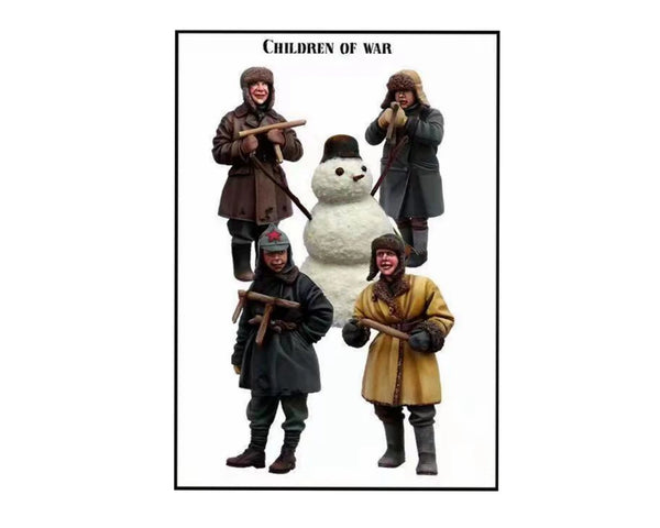 1/35 Children and Snowman Winter Scene, 4 Figures, Resin Model Figure Kit, Historical Theme, Unassembled and Unpainted