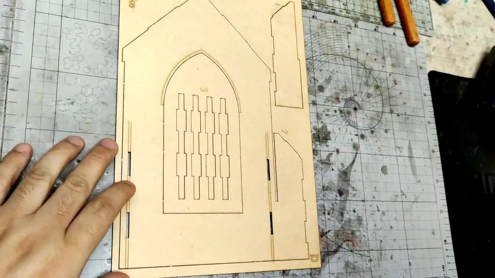 1/35 Medieval Gothic Chapel, Resin Model Diorama Kit, Unassembled and Unpainted