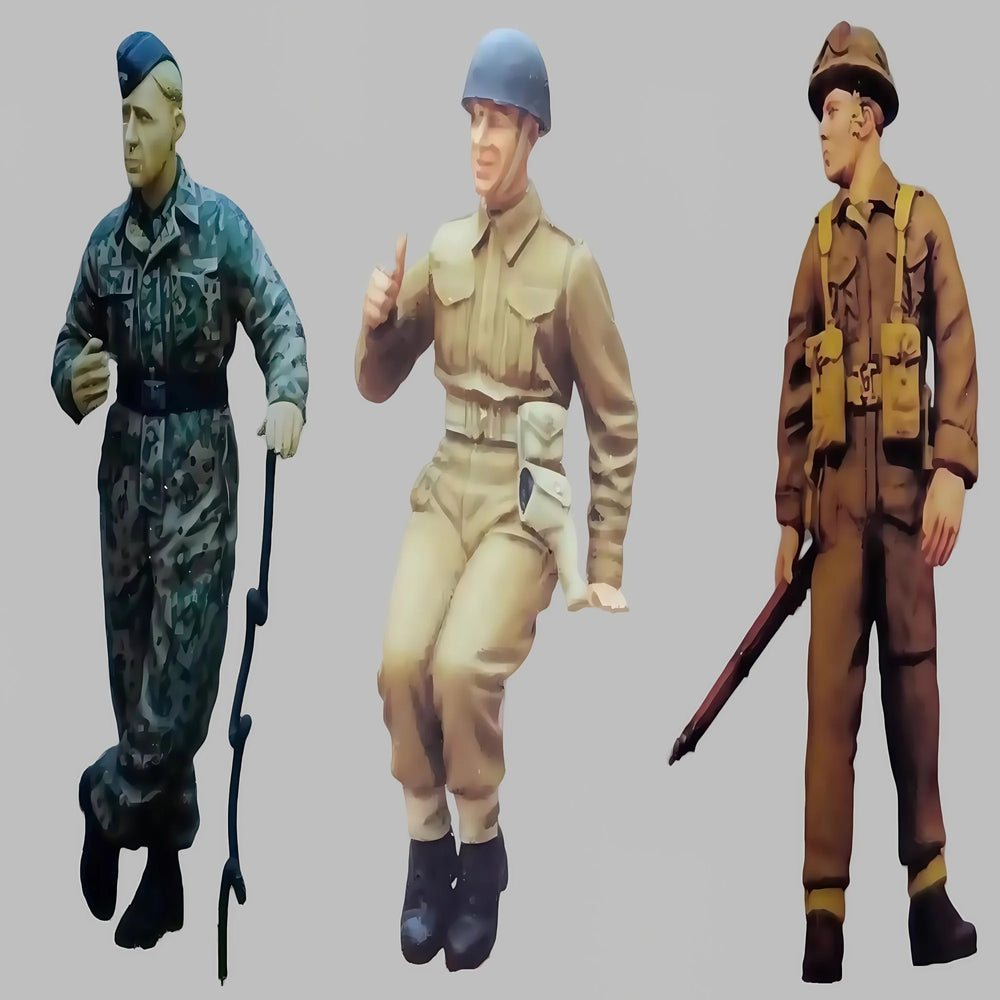 1/35 WWII Soviet Officer and Infantry in Mixed Field Uniforms, 3 Figures, Resin Model Figure Kit, Unassembled and Unpainted