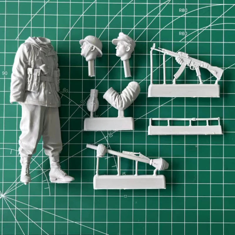 1/16 WWI German Grenadier with Stick Grenade, Resin Model Figure Kit, Unassembled and Unpainted
