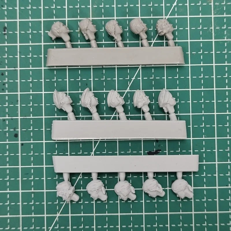 1/35 Female Head Sculpts, 15 Figures, Resin Model Figure Kit, Historical Theme, Unassembled and Unpainted