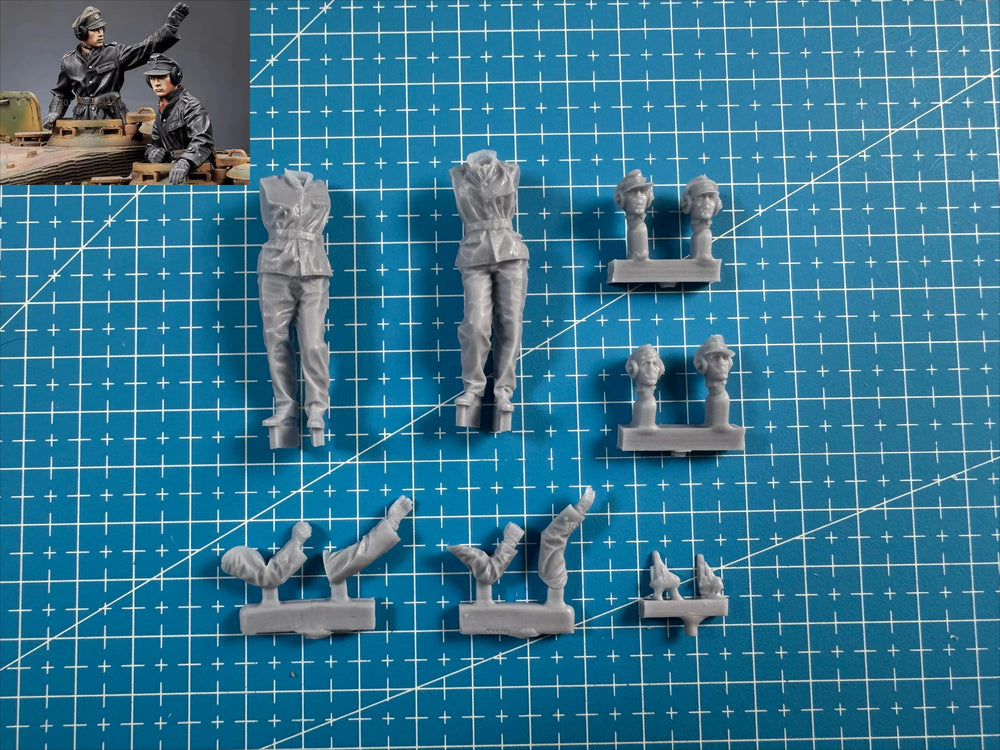 1/35 WWII German Tank Commander & Crew, 2 Figures, Resin Model Figure Kit, Unassembled and Unpainted