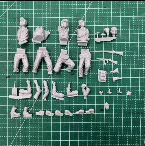 1/35 WWII US Army Tank Crew Soldiers, 4 Figures, Resin Model Figure Kit, Unassembled and Unpainted