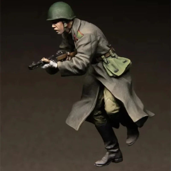 1/35 WWII Soviet Infantry in Greatcoats Assaulting, 5 Figures, Resin Model Figure Kit, Unassembled and Unpainted