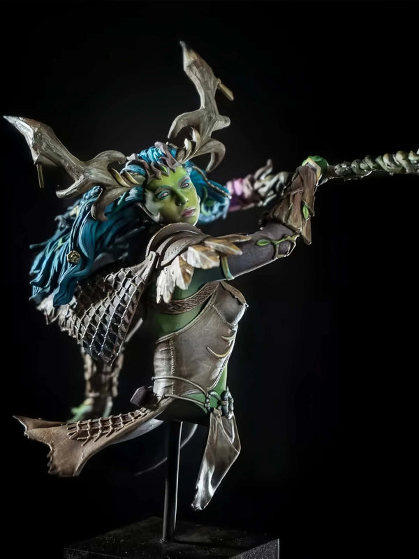 1/12 Elf Warrior with Blue Hair and Greatsword, Resin Model Figure Kit, Fantasy Theme, Unassembled and Unpainted